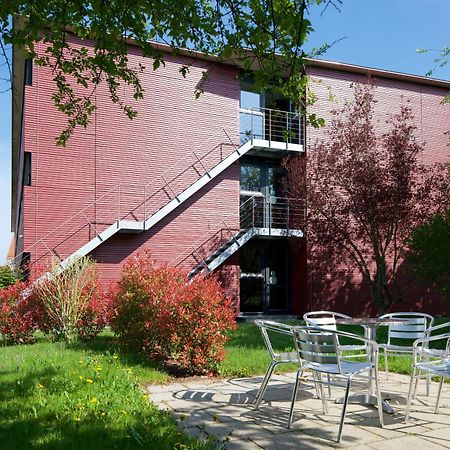 Bed & Breakfast Rotes Haus อูเบอร์ลิงเงน ภายนอก รูปภาพ