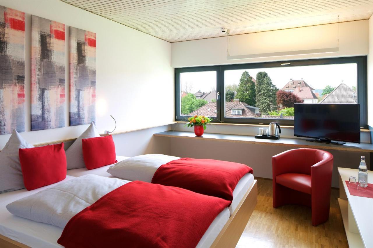 Bed & Breakfast Rotes Haus อูเบอร์ลิงเงน ภายนอก รูปภาพ