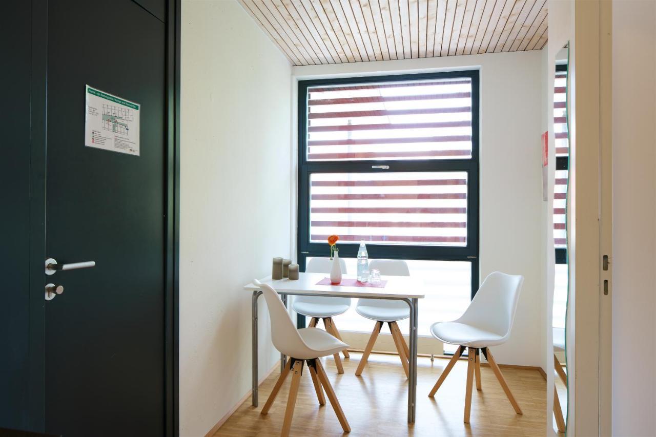 Bed & Breakfast Rotes Haus อูเบอร์ลิงเงน ภายนอก รูปภาพ