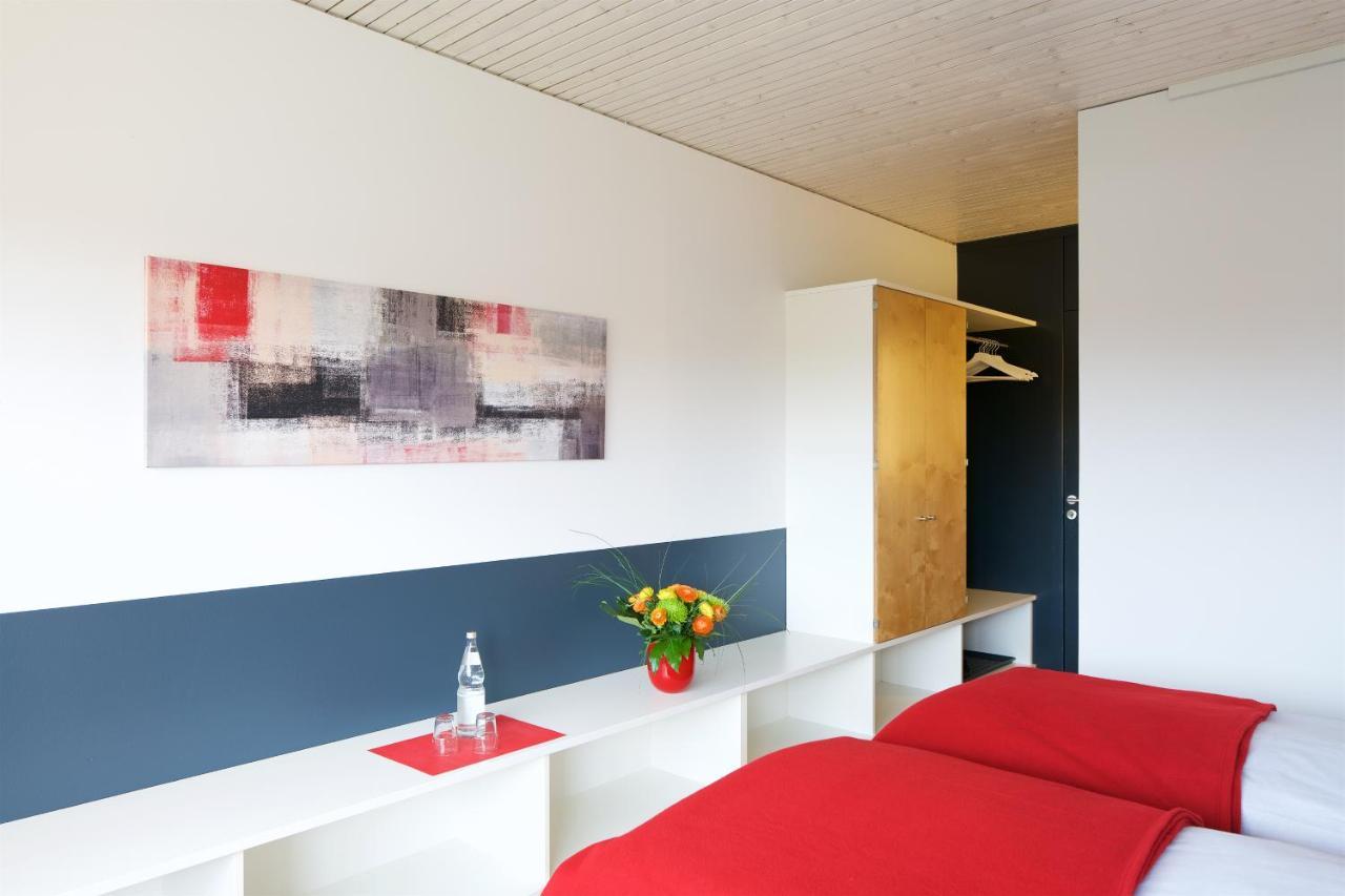 Bed & Breakfast Rotes Haus อูเบอร์ลิงเงน ภายนอก รูปภาพ