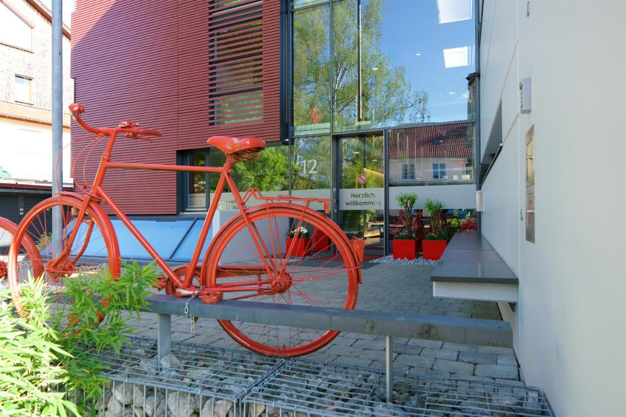 Bed & Breakfast Rotes Haus อูเบอร์ลิงเงน ภายนอก รูปภาพ