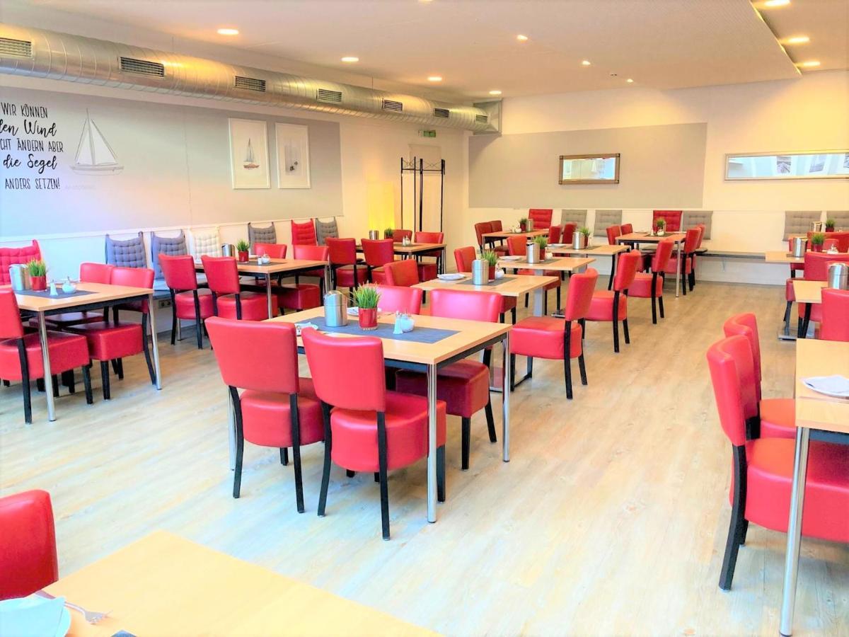 Bed & Breakfast Rotes Haus อูเบอร์ลิงเงน ภายนอก รูปภาพ