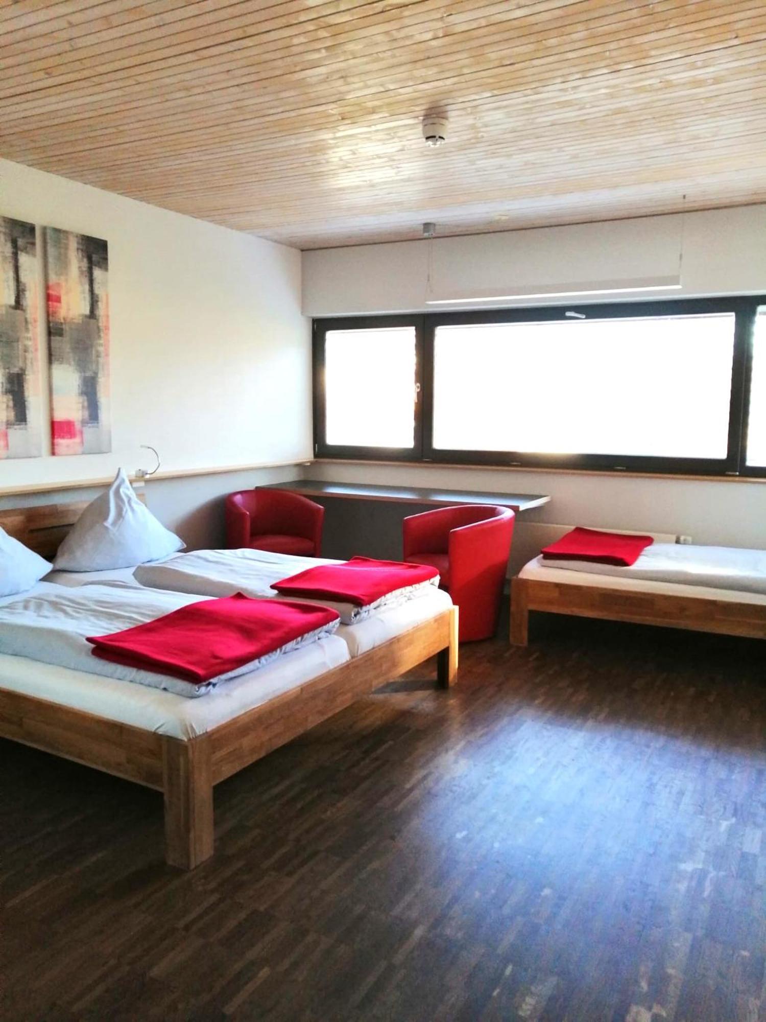 Bed & Breakfast Rotes Haus อูเบอร์ลิงเงน ภายนอก รูปภาพ