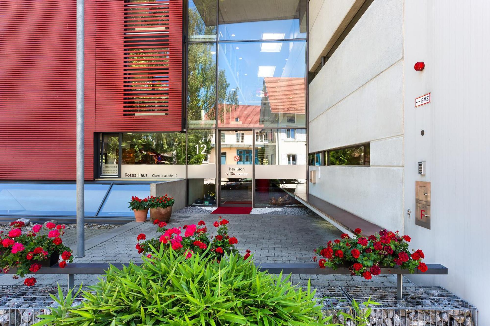 Bed & Breakfast Rotes Haus อูเบอร์ลิงเงน ภายนอก รูปภาพ