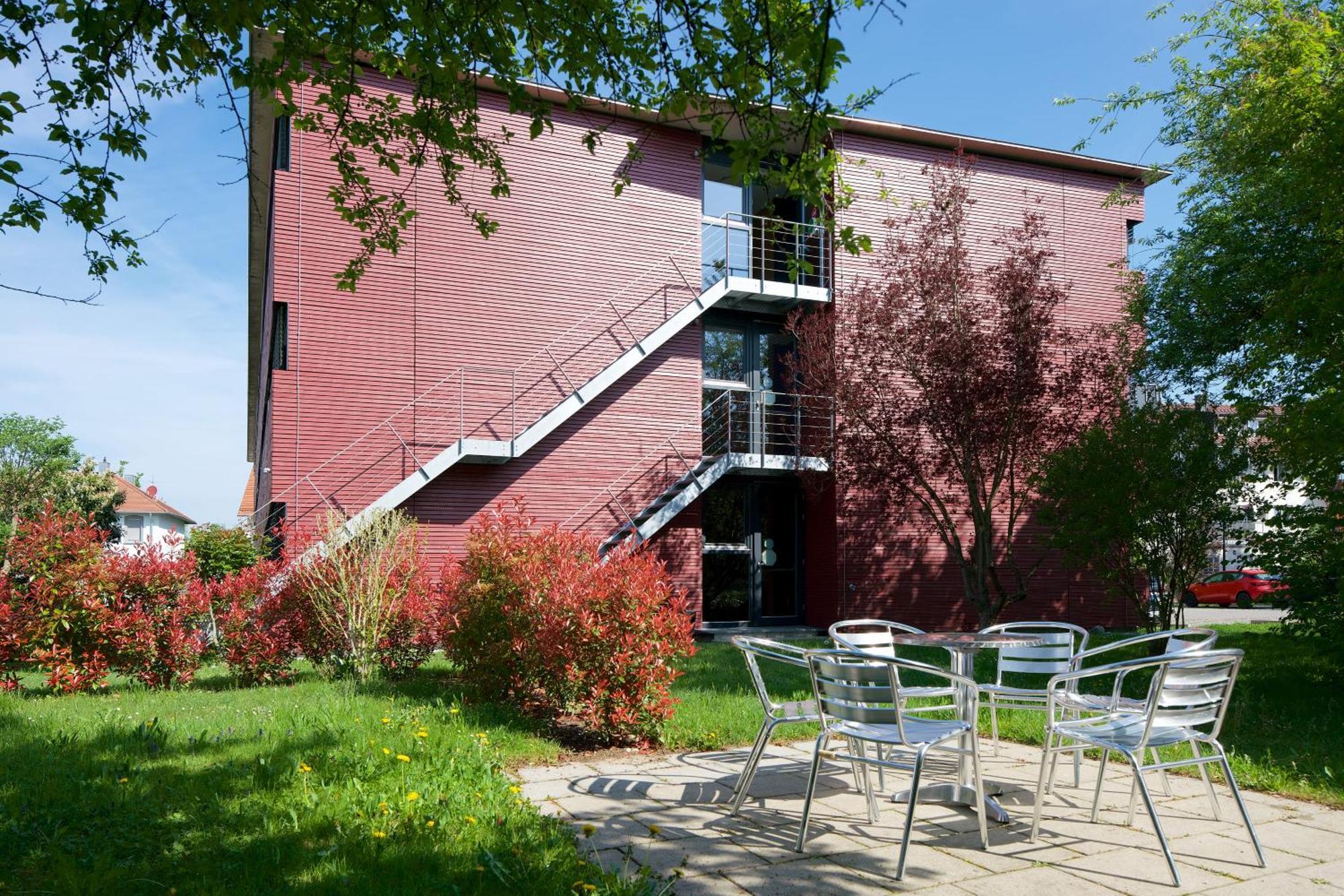 Bed & Breakfast Rotes Haus อูเบอร์ลิงเงน ภายนอก รูปภาพ